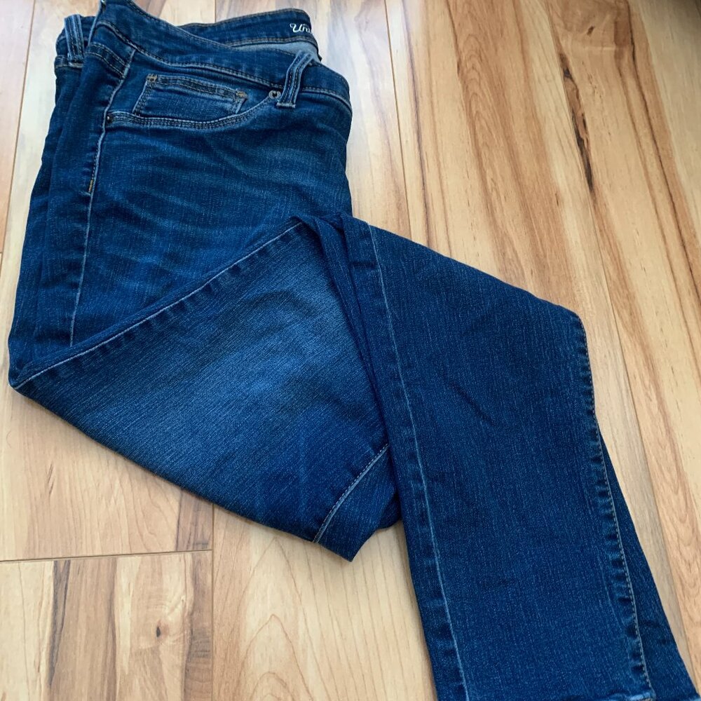 Universal Thread Size 14W Jeans